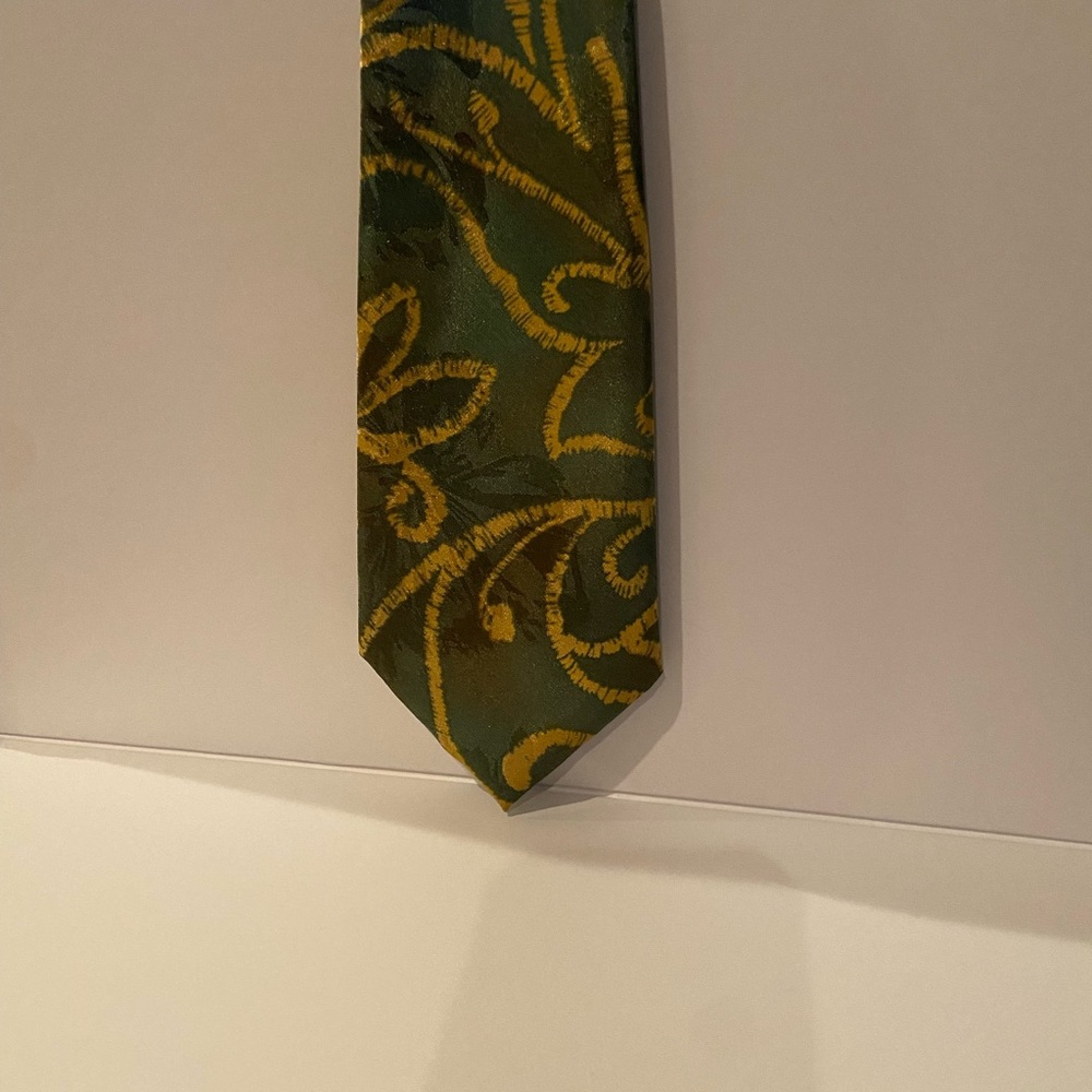 Kusebo designer silk tie floral design